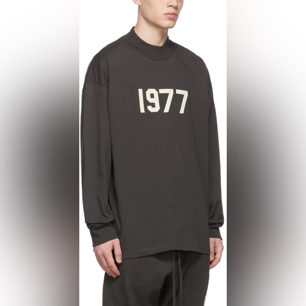 Men's Fear of God Essentials Long Sleeve T-shirt (Iron)